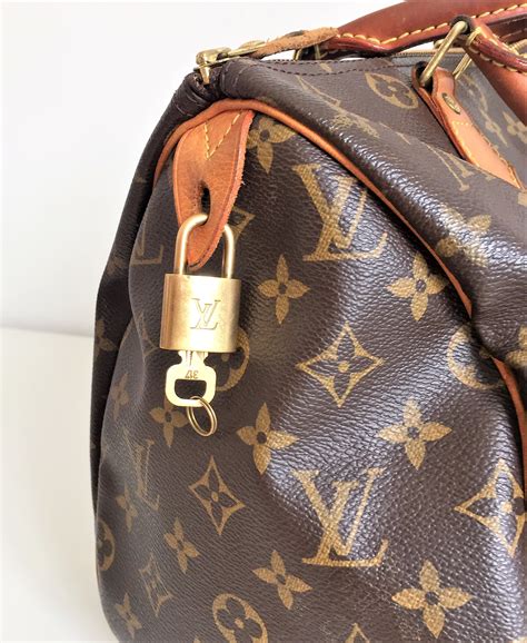 louis vuitton speedy 30 pre owned